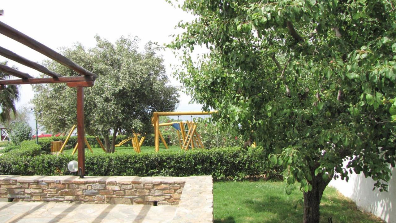 Razi Beach Lefokastro Exterior photo