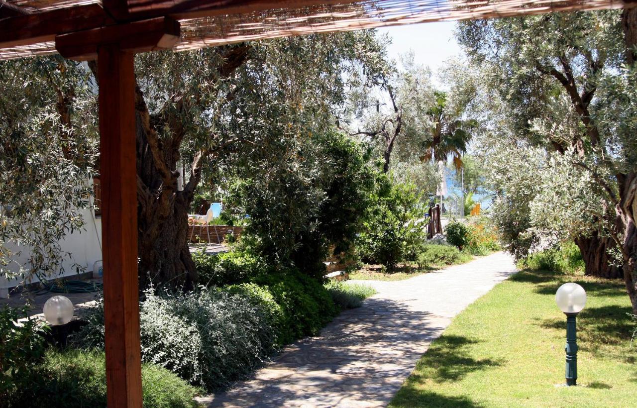 Razi Beach Lefokastro Exterior photo