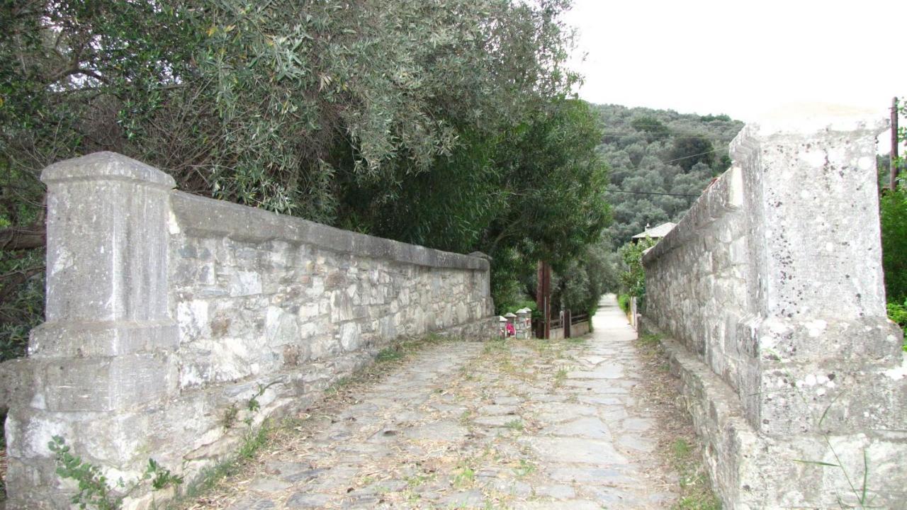 Razi Beach Lefokastro Exterior photo