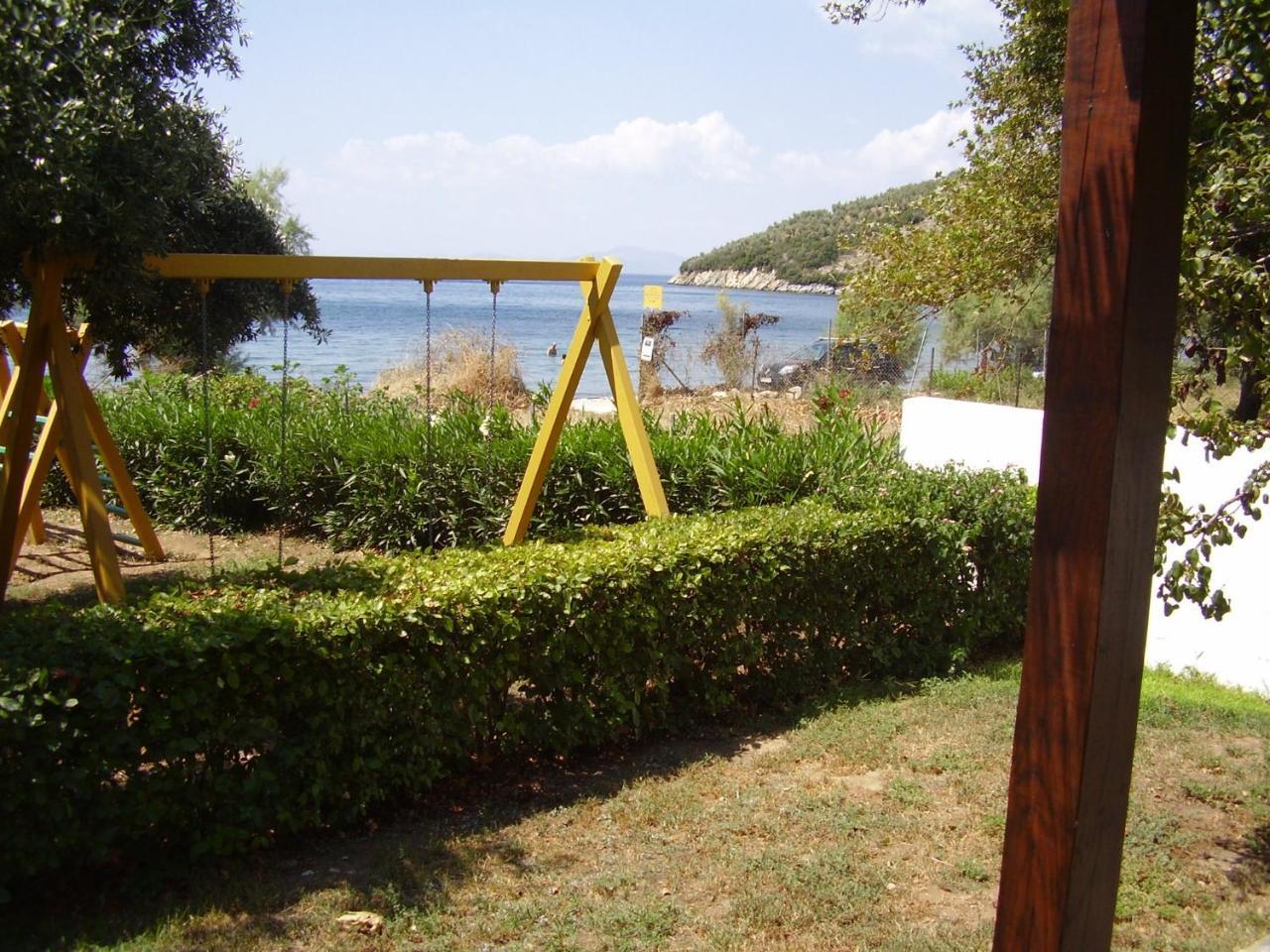 Razi Beach Lefokastro Exterior photo